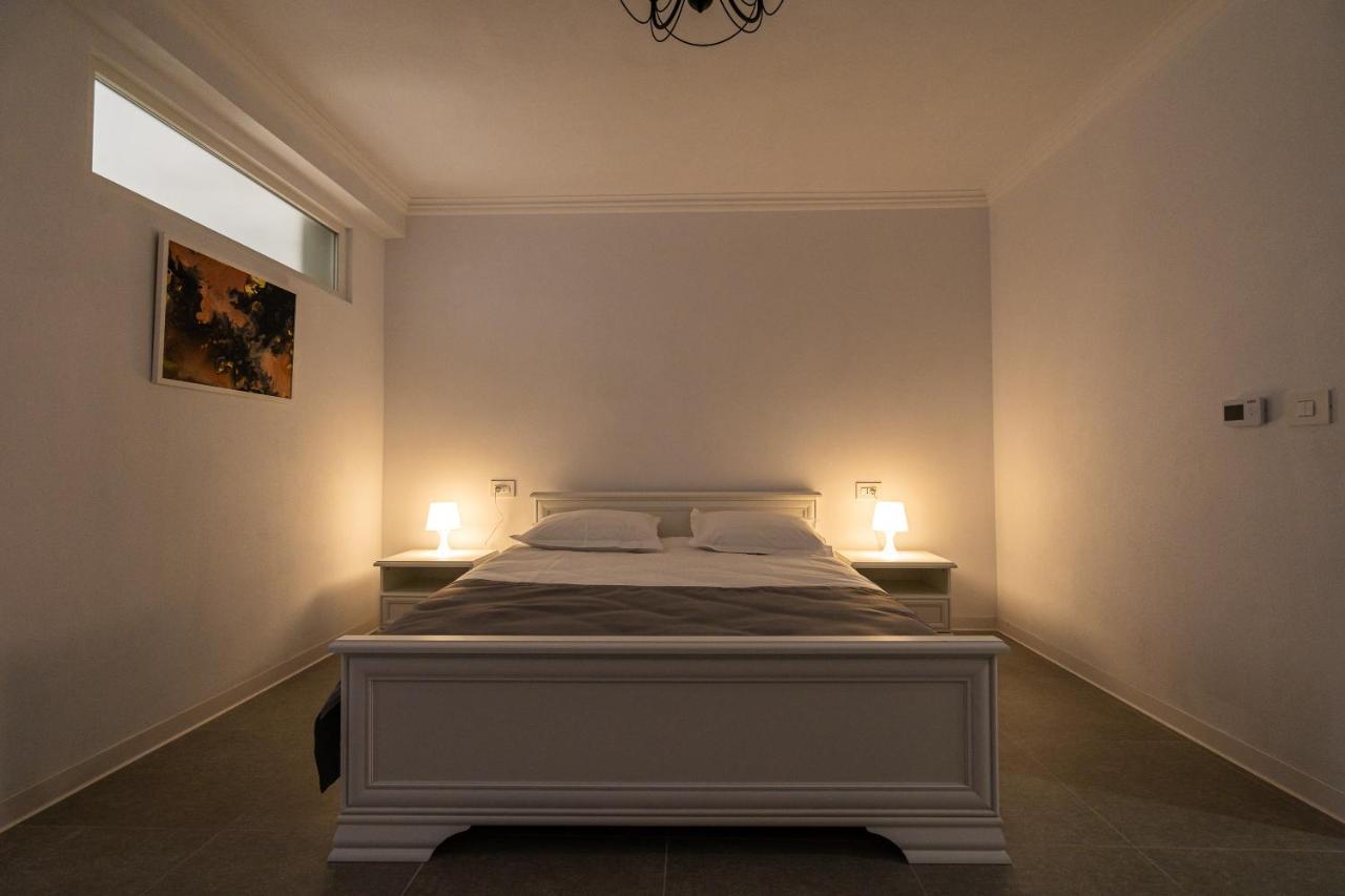 Armada Aparthotel Alba Iulia Bagian luar foto