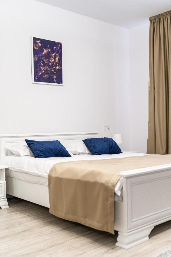 Armada Aparthotel Alba Iulia Bagian luar foto