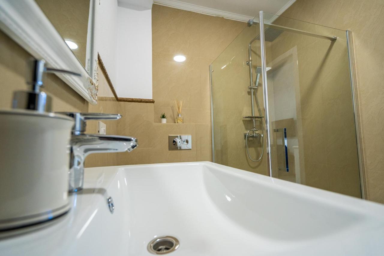 Armada Aparthotel Alba Iulia Bagian luar foto